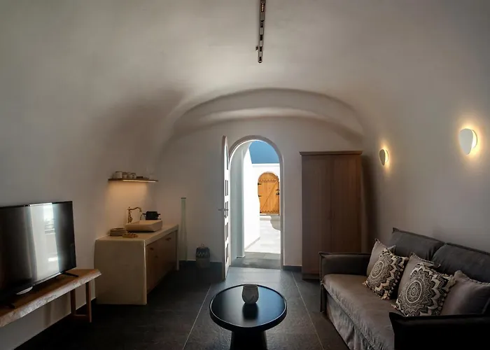 Lotus Cave * Fira (Santorini)