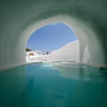Hotel Lotus Cave *