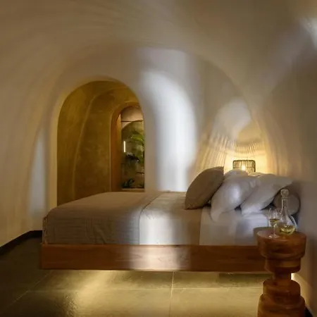Hotel Lotus Cave Fira (Santorini)