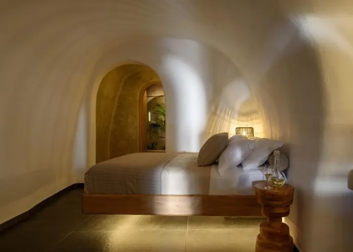 Hotel Lotus Cave Fira (Santorini)